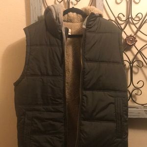 Lined vintage hooded vest hunter green
